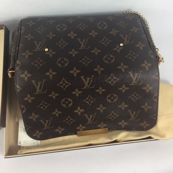 🌸TRENDY🌸FAVORITE LOUIS VUITTON CROSSBODY - Picture 10 of 16